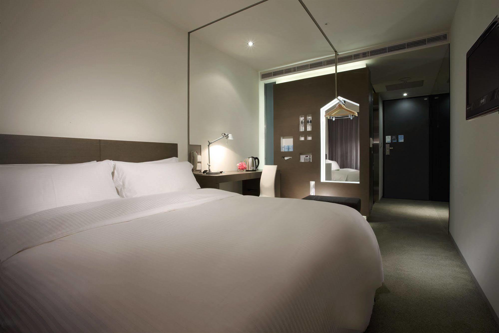 Just Sleep - Lin Sen Hotel Taipei Room photo